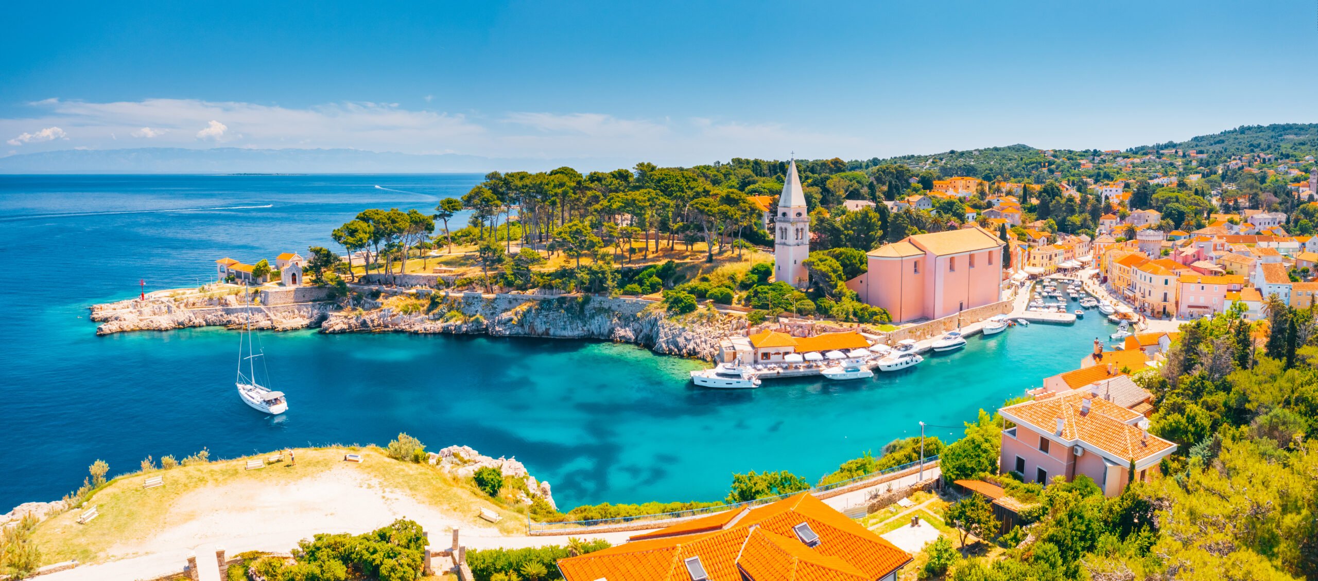 Gray Line Croatia: Your Gateway to Natural Beauty and Historic Adventures