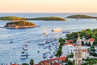 Hvar & 3 Islands tour with lunch and drinks included