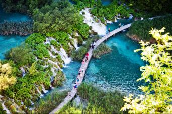 Zagreb to Split Group Transfer with Guided Stop at Plitvice Lakes