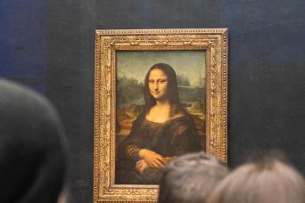 Louvre Access with a Multilingual Host (Reserved Access) + Seine River Cruise Ticket